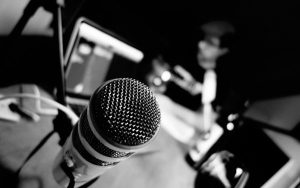 8 steps for producing an outstanding internal podcast